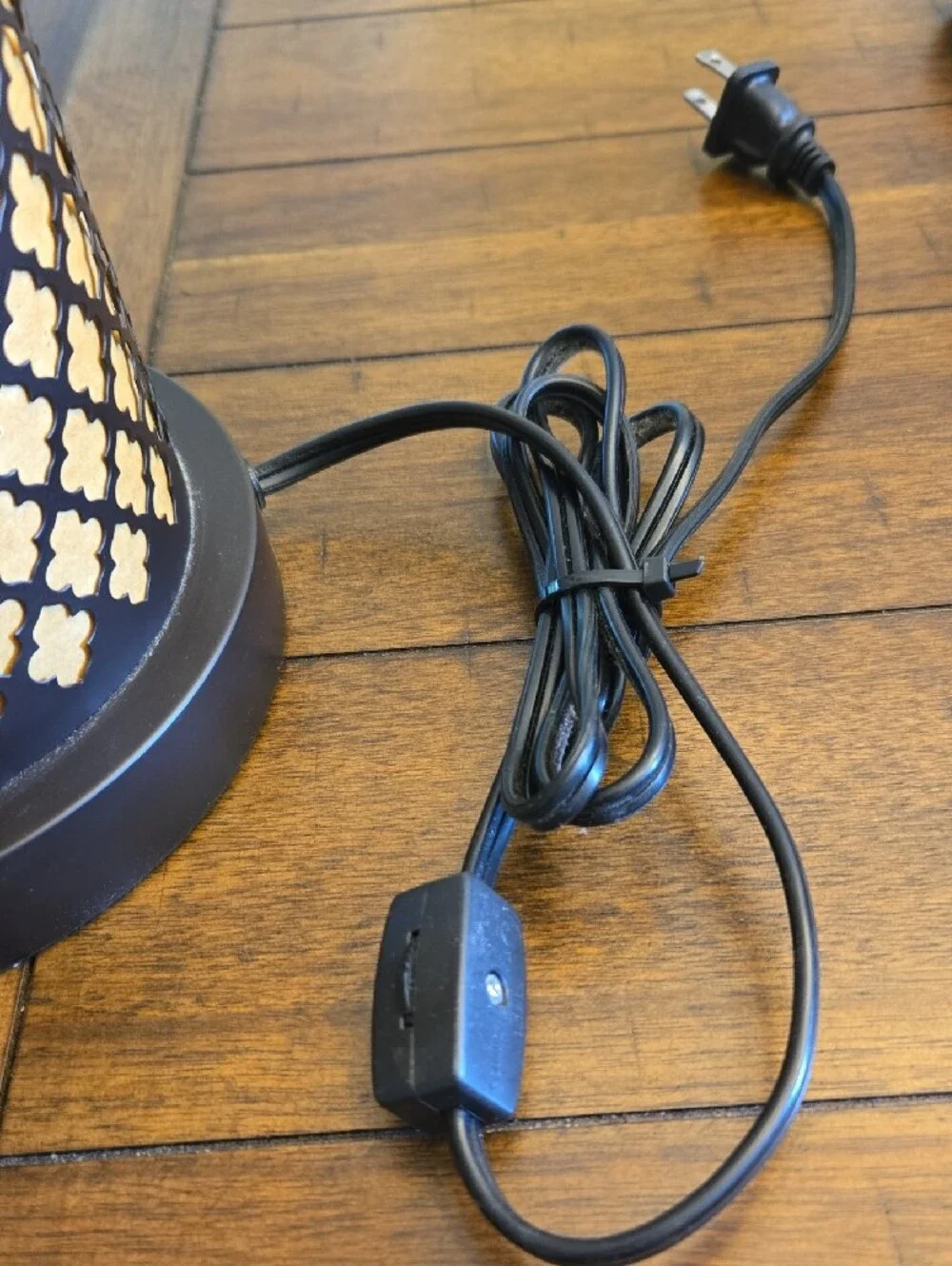 N/A stylish black